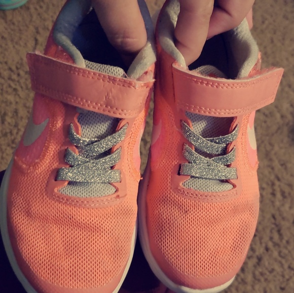 Girls nikes kids - Picture 2 of 4